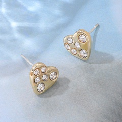 Classic Simple Gold Heart Stud Earrings Rhinestone Versatile Earrings