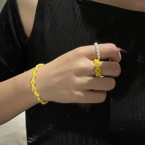 nouveau dessin animé drôle smiley perle bracelet jolie fille acrylique anneau's discount tags