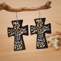 aretes colgantes de cuero con estampado de leopardo en forma de cruz vintage