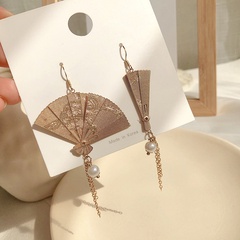 Retro carved fan-shaped fan pearl long earrings wholesale