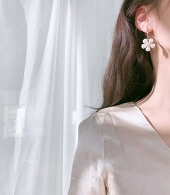 fashion pearl flower simple fashion drop earrings wholesale