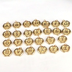 Creative simple 26 lettres majuscules anglaises cuivre plaqué or pendentif en forme de pomme