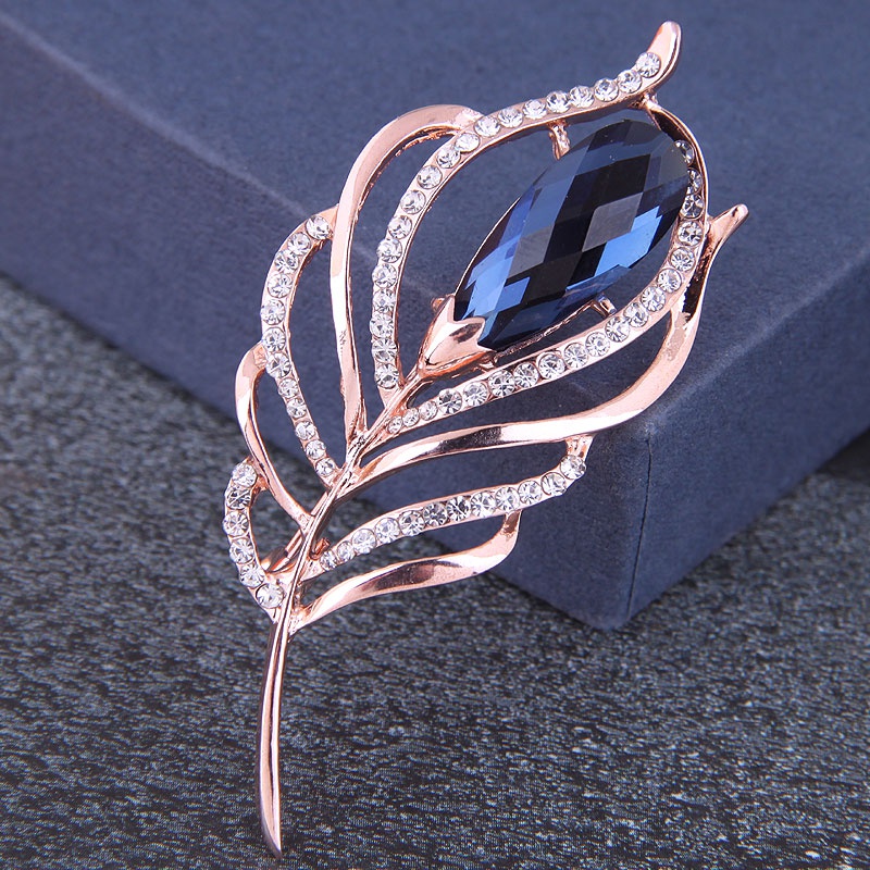 Korean fashion simple bright leaves ladies alloy diamond brooch