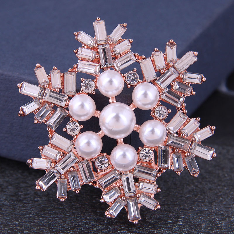 Korean fashion simple snowflake copper diamond pearl ladies brooch