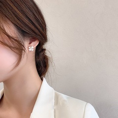 Silberne Nadel koreanischen neuen Stil Opal vierblättrige Kleeblatt einfache Art und Weise Temperament Ohrringe Ohrringe Frauen