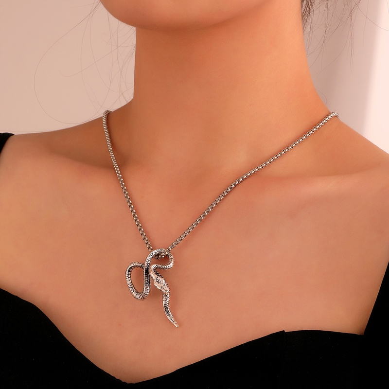 vintage exaggerated winding snakeshaped singlelayer necklace pendant wholesale