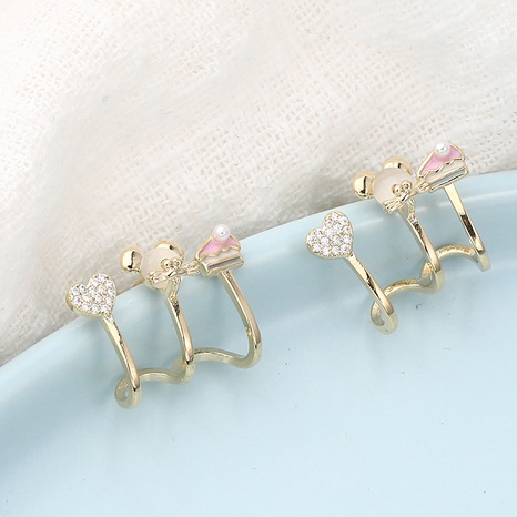 Light Luxury Small Classic Versatile Claw Earrings's discount tags