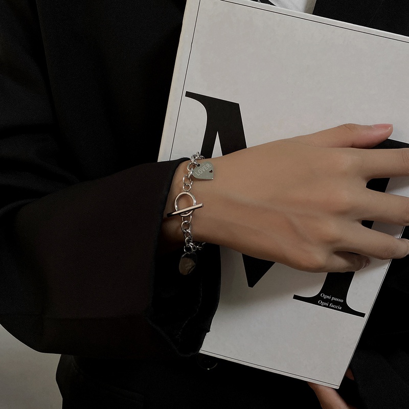 marque ronde mode femme OT en forme de coeur en mtal texture bracelet titane acier