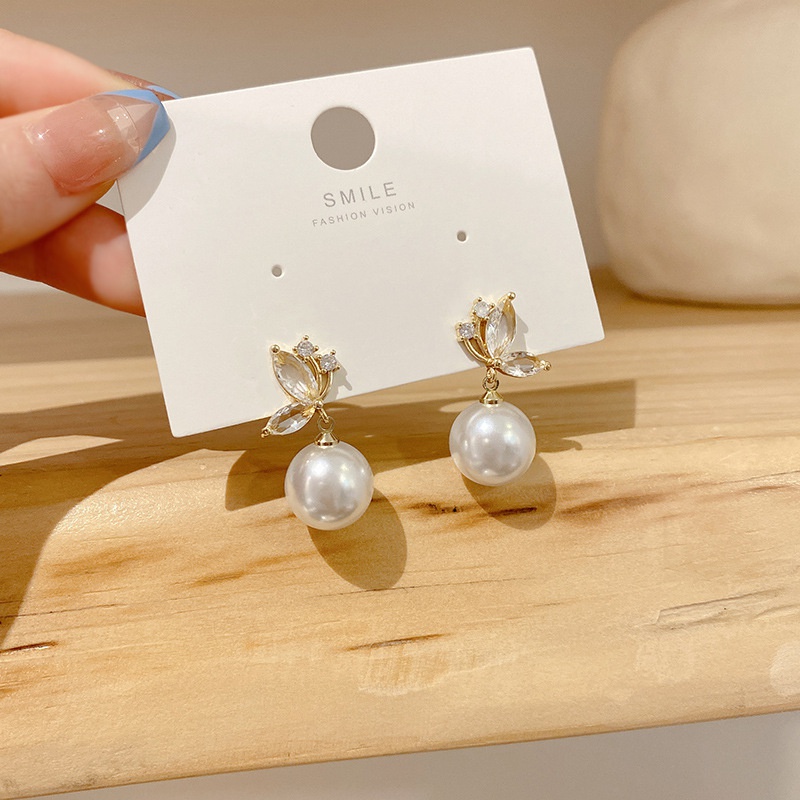 fashion pearl butterfly earrings retro alloy earrings