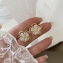 Fashion retro simple pearl female new flower simple alloy earringspicture7