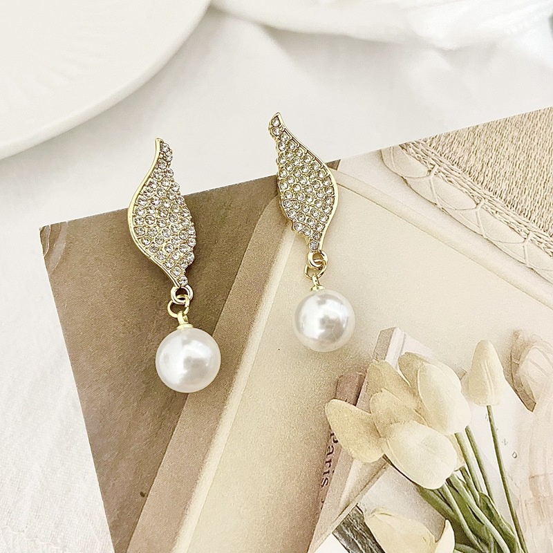fashion pearl diamond earrings simple wingshaped alloy earrings