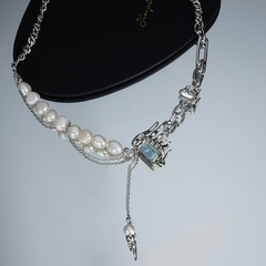 Pearl light luxury fashion zircon accessories niche design metal clavicle chain necklace
