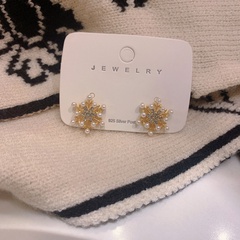 Korean autumn and winter pearl snowflake alloy earrings