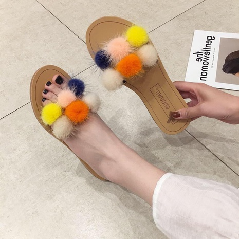 moda nueva ropa exterior de tacón bajo sandalias y zapatillas transparentes de una palabra con bolas de pelo salvaje's discount tags