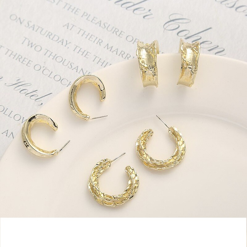 fashion plain geometric metal Cshaped earrings wholesale