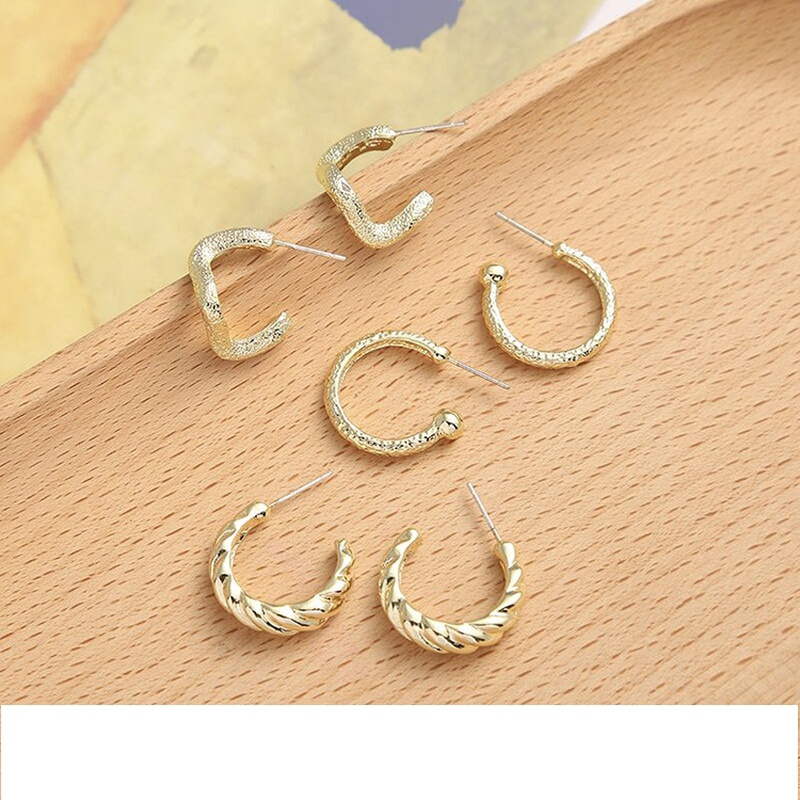 retro alloy Cshaped twisted irregular geometric stud earrings wholesale