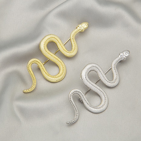 retro snake-shaped alloy brooch fashion suit jacket accessories pin's discount tags