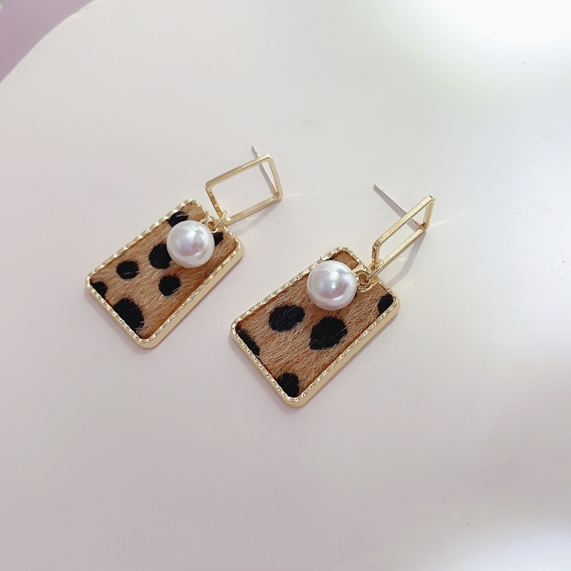 Korean plush leopard print pendant pearl alloy earrings