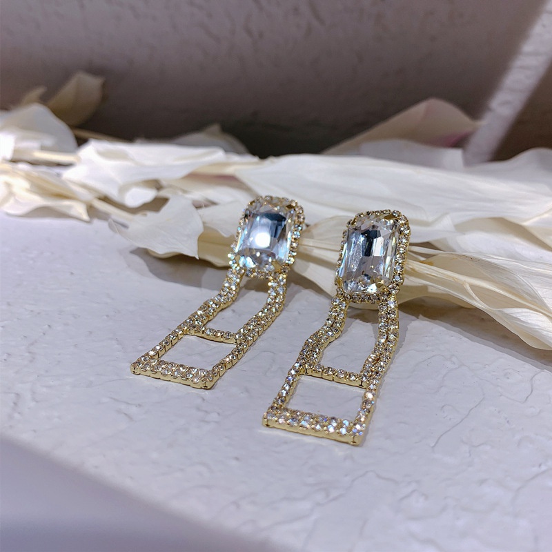 new hollow geometric inlaid diamond retro alloy earrings