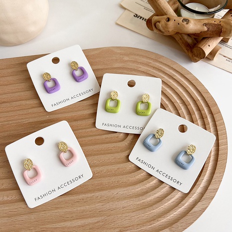 nouvelles boucles d'oreilles de peinture en aérosol géométriques carrées de couleur creuse simples en gros's discount tags