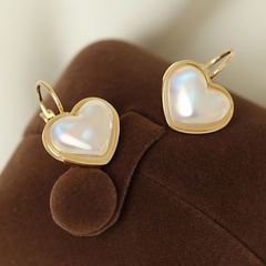 boucles d'oreilles en forme de coeur de perles de mode boucles d'oreilles en cuivre en forme de coeur de style coréen