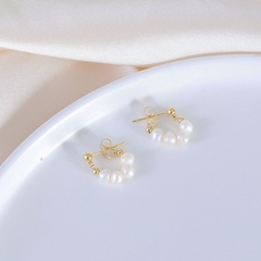 Korean version of pearl circle copper earrings