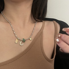 retro simple geometric fashion heart-shaped alloy necklace