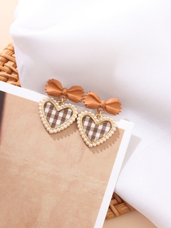 Korean version of heart plaid pearl bow earrings