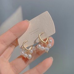Koreanische Version von geometrischen Perlen-Ohrschnallenohrringen