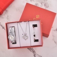 Koreanische Version einfaches Herz Anhänger Armband Uhrenbox Geschenk Muttertagsgeschenk
