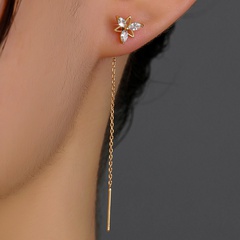Boucles d'oreilles percées avec gland en zircon incrusté de cuivre en forme de fleur de nouvelle mode