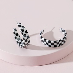 C-shaped checkerboard Korean retro acrylic earrings