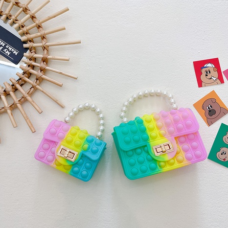sac de messager pour enfants de décompression de chaîne de perle de couleur de contraste de mode 16 * 11 * 6cm's discount tags