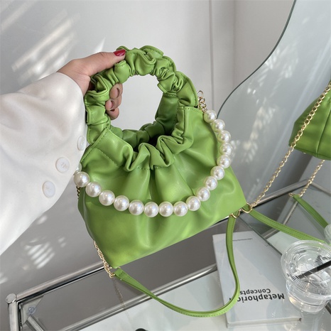 bolso mensajero de cadena de perlas de color sólido plisado estilo coreano21 * 15 * 13 cm's discount tags