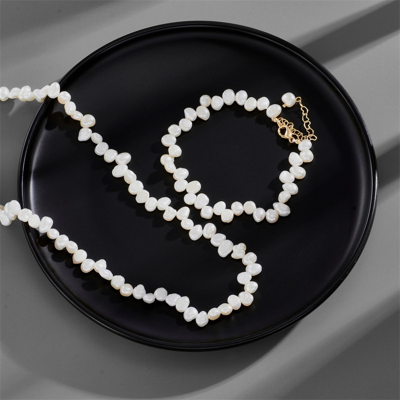 retro irregular pearl necklace fashion pearl clavicle chain