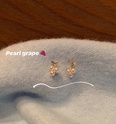 Small grape pearl earrings female small and simple temperament net red Korean highend earrings personality design earringspicture15