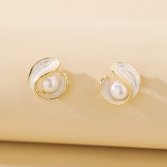 einfache Retro-Perle geometrische weibliche Art und Weiselegierungsohrringe Großhandel