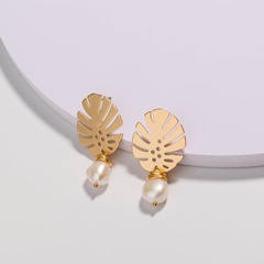 dumb gold fan-shaped fashion winding natural pearl alloy earrings accessories