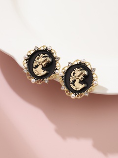 Korean diamond-studded pearl retro portrait copper earrings