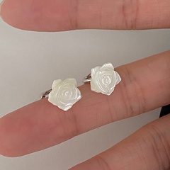 Korean simple white rose flower without ear hole alloy ear clip wholesale