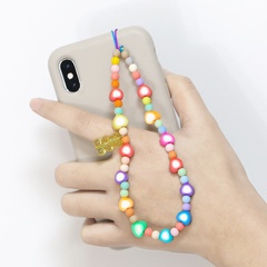 Handy-Schlüsselband aus farbigen, weichen Keramikherzen mit Regenbogenperlen