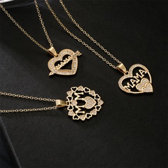 collier pendentif MOM simple en forme de cœur avec zircon plaqué or 18 carats et cuivre