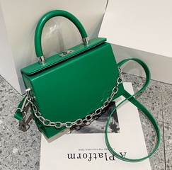 2022 new fashion solid color messenger chain small handbag 20.5*14*7cm