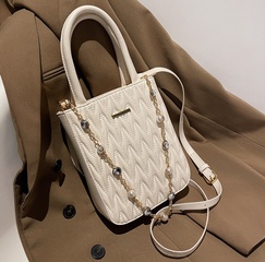 2022 new fashion rhombus messenger pearl chain portable small square bag 17*6*20.5