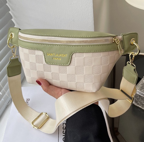 2022 new fashion contrast color plaid messenger bag 32.5*11.5*8's discount tags