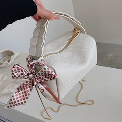 French portable pillow bag female new chain messenger bag 19*15*12cm