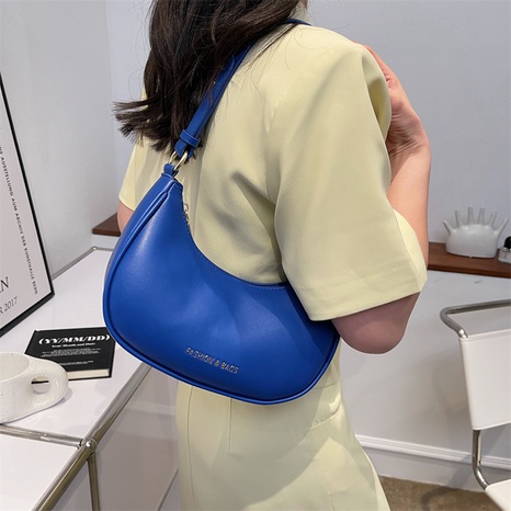 French underarm bag female fashion crescent bag messenger bag 25*16.5*9cm's discount tags