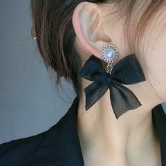 Autumn and winter black big bow female pearl metal earrings