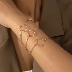 Korean Style Gold Geometric Triangle Circle Heart shaped hollowed alloy Bracelet set