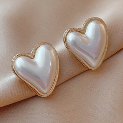 Simple Acrylic Pearl Heart shaped Round Alloy Stud Earrings Wholesale